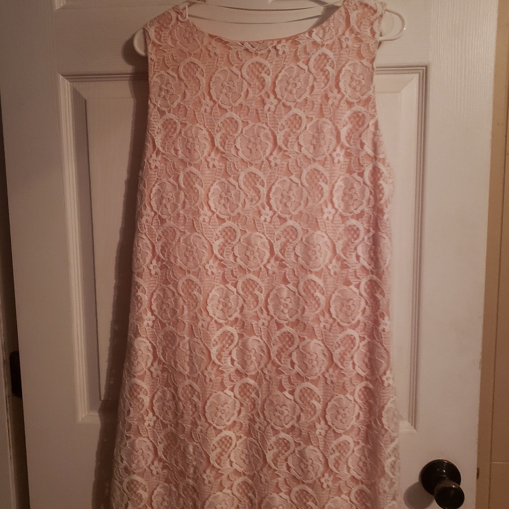 Dress - Picture 2 of 4
